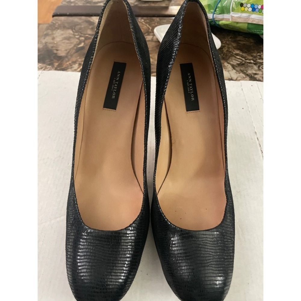 Ann Taylor Lizard Embossed Leather Pumps Womens 8.5 Black Good Stiletto Heels